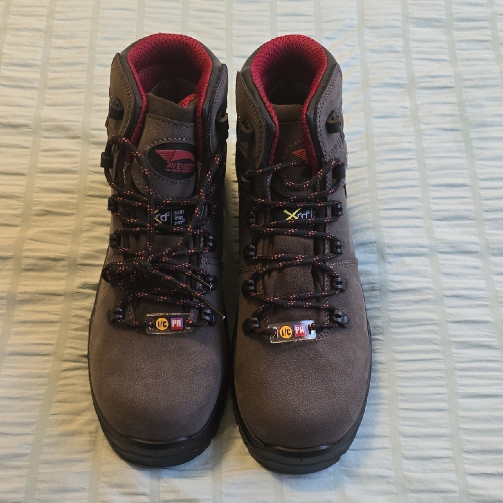 Avenger Gray and Black Men's Boots 10.5 New - Picture 2 of 6